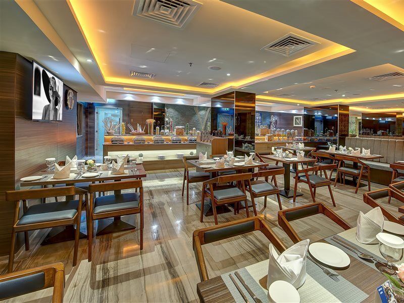 Omega Hotel Dubai Exterior foto